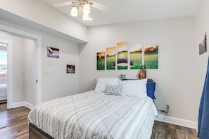 Interior | Single-Story Cottage | Baseboard Heating | Free WiFi