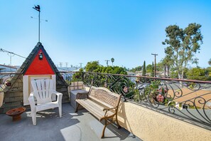 Rooftop Deck | 3-Story House