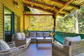 Private Deck | Gas Grill