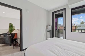 Bedroom 2 - Queen Bed