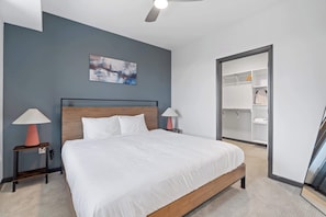 Bedroom - Queen Bed