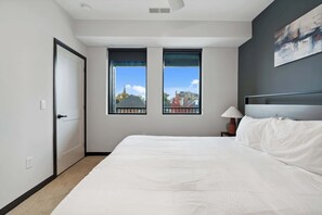 Bedroom - Queen Bed