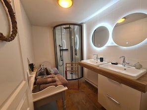 Salle d'eau - 1er étage