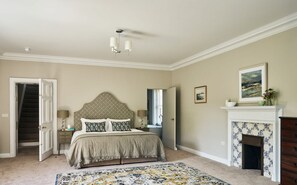 Super king size bed and en suite bathroom - bedroom 1