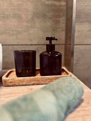 Bathroom amenities