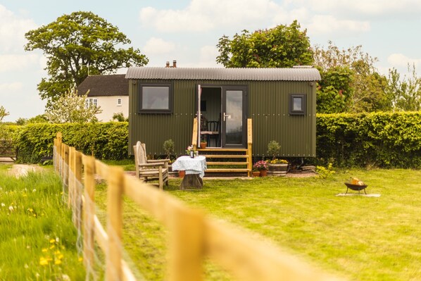 Shepherds Hut ~ Mulsford Cottage