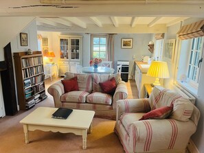 Open plan spacious lounge with kitchen and dining area. Private entrance for guests use only.