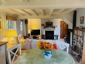Open plan spacious lounge with kitchen and dining area. Private entrance for guests use only