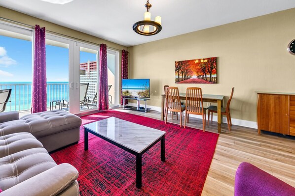Laketown Wharf 1527