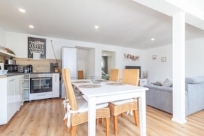 The living & dining area