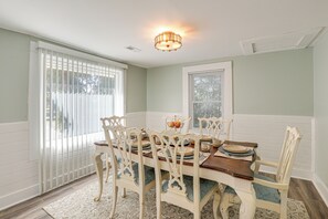 Dining Room | Dishware & Flatware