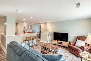 Living Room | Single-Story House | Central A/C & Heating