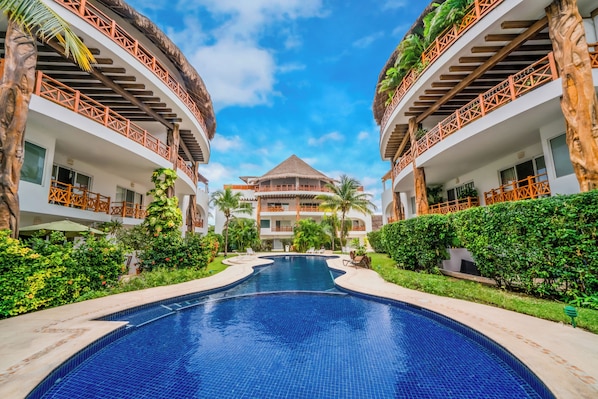 Quadra Alea Pool