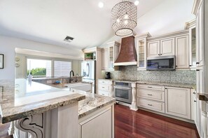 Kitchen Pic#1 (Upper Level)