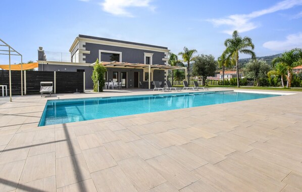 pool