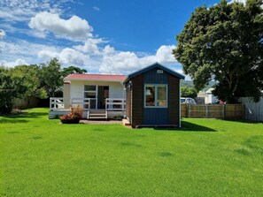 Rear view of unit and sleepout.