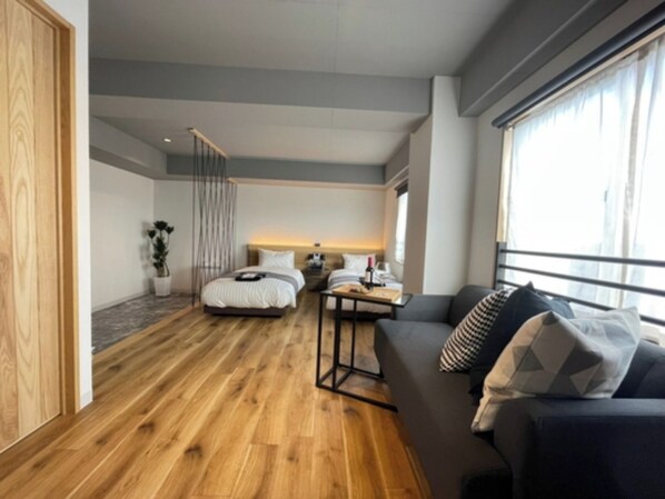deTOUR Deluxe Twin Room