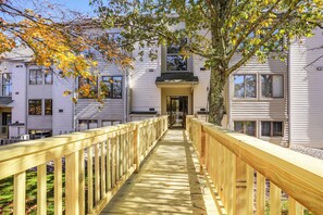 Property Exterior | Single-Story Unit | 2nd-Floor Condo