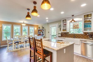 Interior | Open Floor Plan | Free WiFi