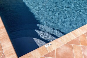 Wasser, Azurblau, Blau, Rechteck, Strassenbelag, Holz, Asphalt, Flooring, Fussboden, Aqua