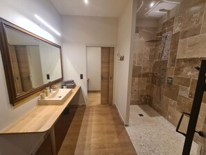 Salle d'eau de la Chambre "Amédée"
