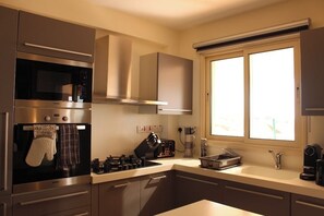 Irini _ Kitchen