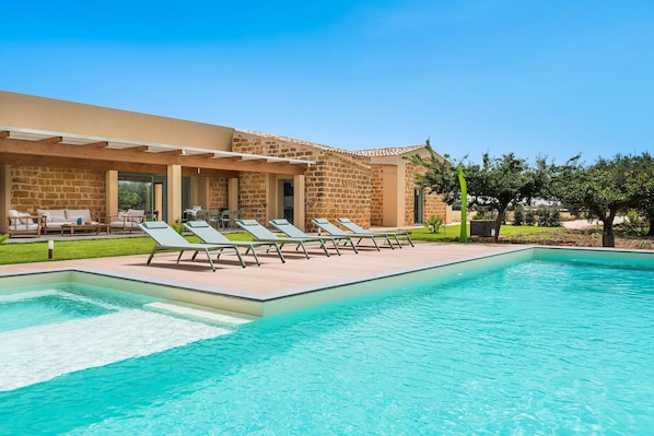 Building Exterior, Garden, Outdoor, Pool