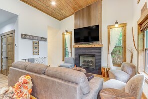 Living Room | 1st Floor | Smart TV | Gas Fireplace
