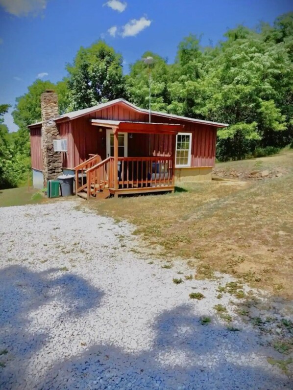 Now that's a picturesque mountain cabin right there if you ask me.