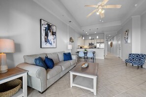 4 WH908 Living Room