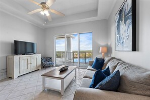 2 WH908 Living Room