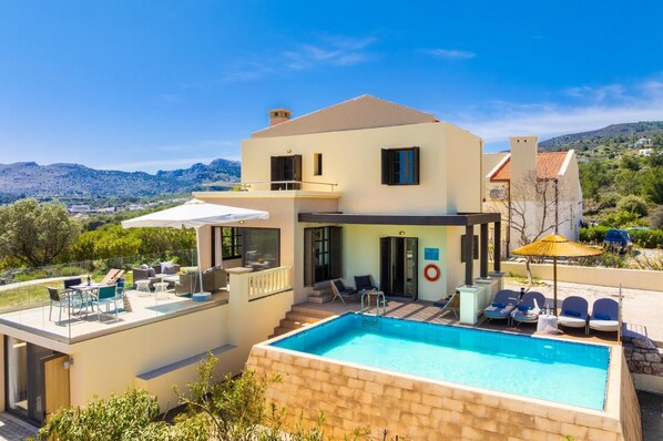 Beautiful villa with private pool and terrace with sea views