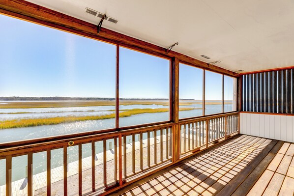 Chincoteague Vacation Rental | 2BR | 2BA | Stairs Required | 884 Sq Ft