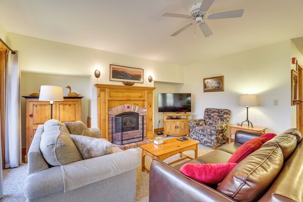 Jay Vacation Rental | 2BR | 2BA | 1,100 Sq Ft | Stairs Required