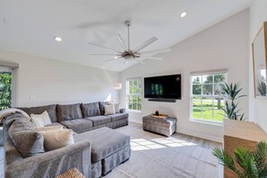 Living room 1 (2)