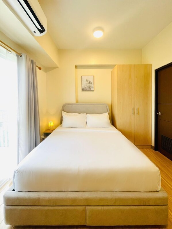 Living / Sleeping Area