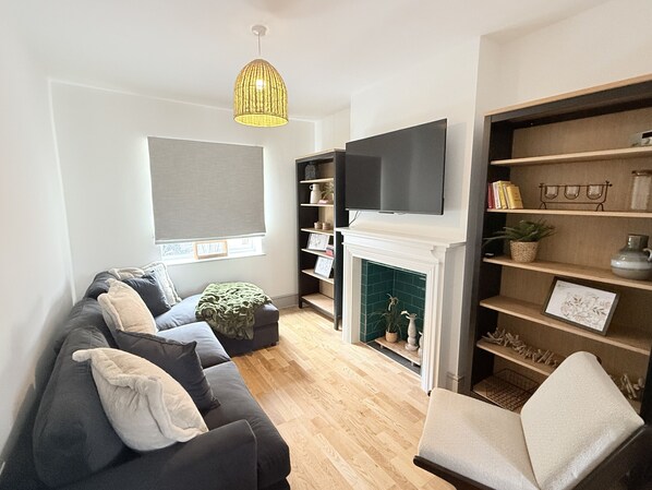 Living Room / Lounge