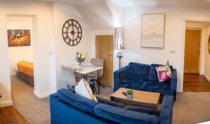 Living Room / Lounge