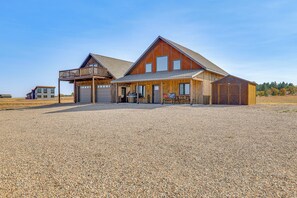 Home Exterior | 2-Story Home