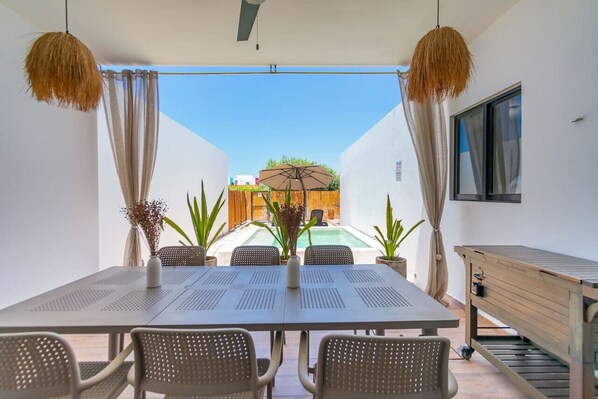 Outdoor dining