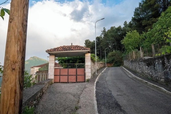 Enceinte de lâhĂ©bergement