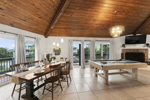 Spielezimmer