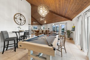 Spielezimmer