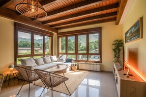 Communal lounge/ TV room,Living room,Meeting/conference room