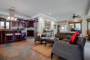 (NEW) Phuket Residence 2 Bedrooms Charming House (3694)