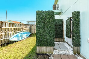 Take the kayak to the beach and then rinse the sand away in the outdoor shower!