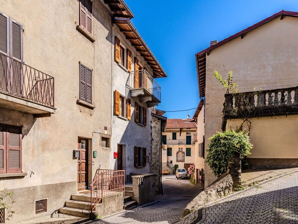 Sky, Window, Plant, Property, Building, Azure, Neighbourhood, Road Surface, Wood, Alley