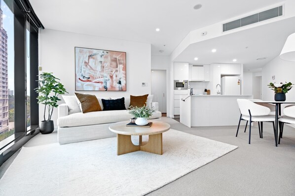 Living Area/Dining Area/Kitchen