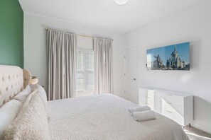 queen bedroom