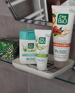 Bathroom amenities